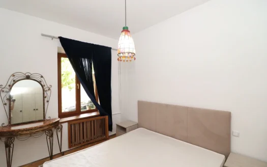 A one story house is for rent, Sarmen Street, 44 sq.m., major renovation