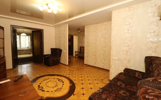 3 room apartment on Zakian Street 1st Lane, 58 sq.m., 3/5 floor, cosmetic renovation, stone building