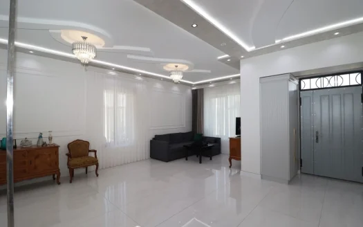 Two story house, Paruyr Sevak 8th street, major renovation, high ceilings