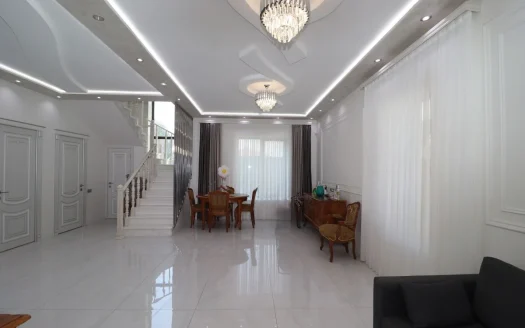 Two story house, Paruyr Sevak 8th street, major renovation, high ceilings