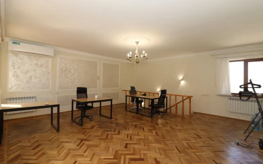 Three story stone house on Harutyun Kalents Street in Arabkir, 280 sq.m.