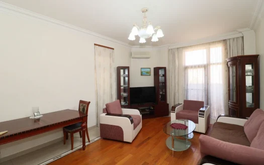 A 5 room spacious apartment is for rent, Baghramyan Avenue, 150 sq.m., open balconies, major renovation