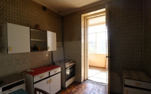 A 2 room apartment, Charents Street, 67 sq.m., stone building, 4/6 floor