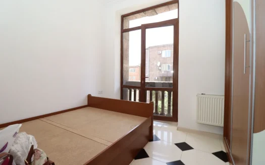 2 room apartment on Nikoghayos Tigranyan Street, 41 sq.m., major renovation