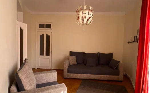 3 room apartment on Kievyan Street, 130 sq.m., 2/5 floor, high ceilings, cosmetic renovation