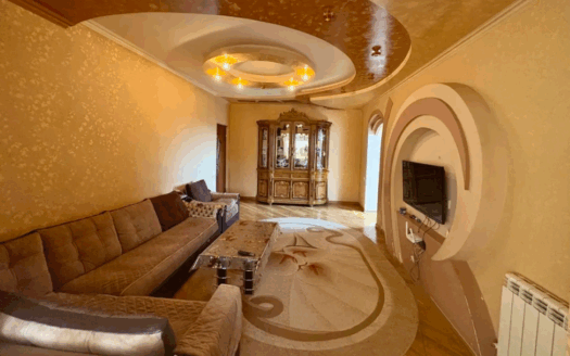 A 4 room apartment, Tigran Petrosyan street, 100 sq.m., 8/11 floor, major renovation