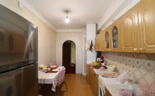 3 room apartment, Aram Khachatryan Street in Arabkir, 85 sq.m., 5/12 floor, multiple balconies