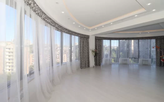 3 room apartment in a new building on Lvovyan Street, 142 sq.m., 10/16 floor, high ceilings