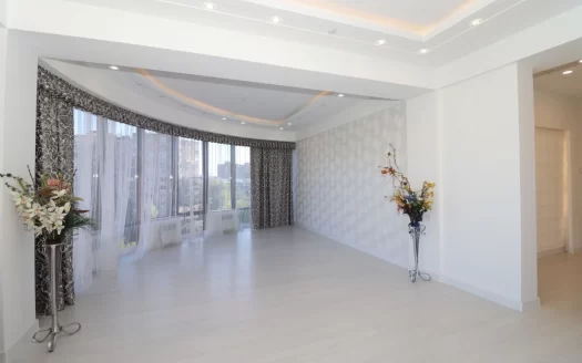 3 room apartment in a new building on Lvovyan Street, 142 sq.m., 10/16 floor, high ceilings