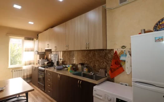 3 room apartment in Davtashen 1st district in Davtashen, 73 sq.m., 5/9 floor, partial renovation