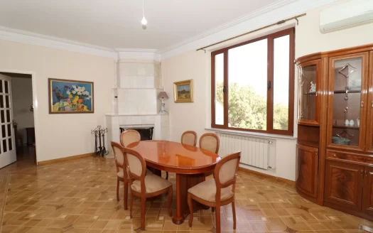 4 room apartment on Baghramyan Avenue in Arabkir, 178 sq.m., high ceilings, multiple balconies