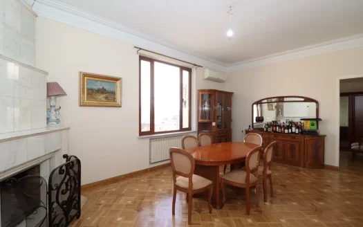 4 room apartment on Baghramyan Avenue in Arabkir, 178 sq.m., high ceilings, multiple balconies