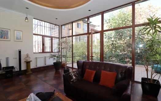 4 room apartment on Baghramyan Avenue in Arabkir, 178 sq.m., high ceilings, multiple balconies