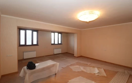A 6-room duplex apartment is for sale, Davtashen 4th district, 10-11/11 floor