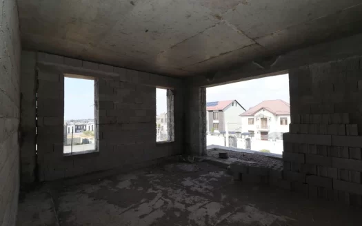 A spacious three-story house is for sale, G-1 district, 800 sq.m.