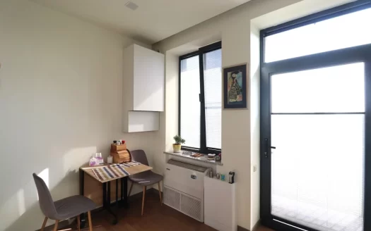 2 room apartment on Azatutyan Avenue, 40 sq.m., 3/5 floor, high ceilings, major renovation