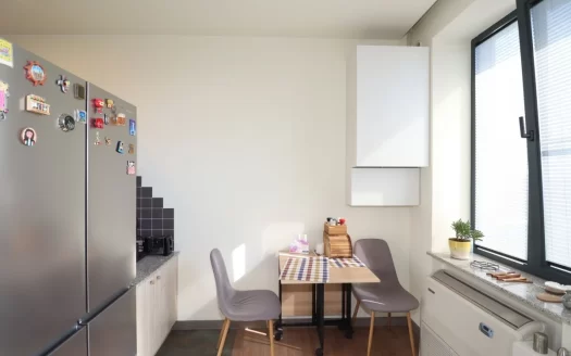 2 room apartment on Azatutyan Avenue, 40 sq.m., 3/5 floor, high ceilings, major renovation