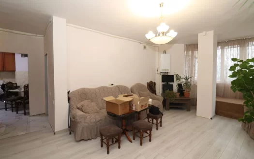 A 3 room apartment is for sale, Galshoyan Street, 73 sq.m., cosmetic renovation