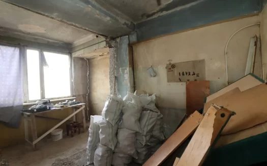 A 2 room apartment is for sale, Yeznik Koghbatsi street, 33 sq.m., 11/11 floor