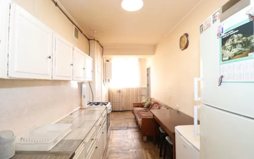 A 3 room apartment is for sale, Adonts Street, 80 sq.m., 8/9 floor,