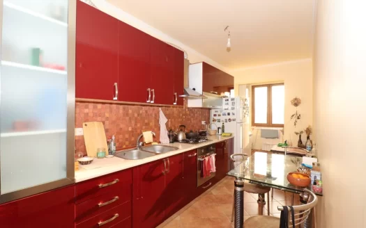 3 room apartment in Davtashen 1st district in Davtashen, 97 sq.m., cosmetic renovation