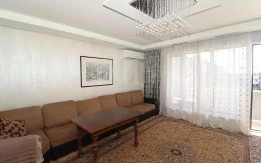 3 room apartment, Griboyedov street, 99 sq.m., 3/5 floor, major renovation, stone building