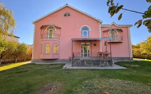 Two story house on Vedi Street in Ajapnyak, Vahagni District, 477 sq.m.,