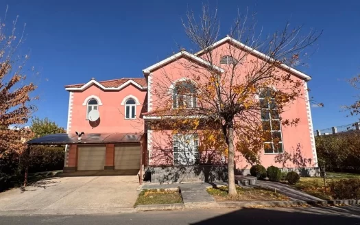 Two story house on Vedi Street in Ajapnyak, Vahagni District, 477 sq.m.,