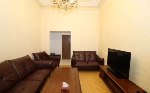 3 room apartment on Mashtots Avenue in the center, 55 sq.m., 1/5 floor, high ceilings