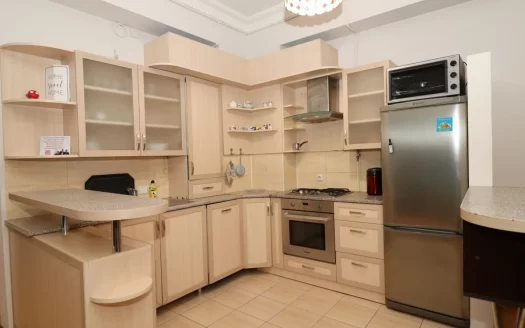 3 room apartment in a new building on Pavstos Buzand Street in the center, 110 sq.m., 4/7 floor