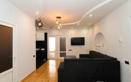 4 room apartment on Tumanyan Street in the center, 72 sq.m., major renovation
