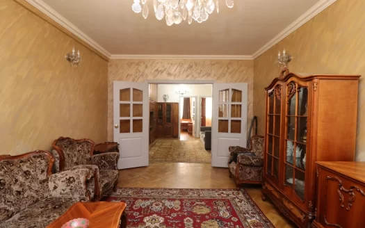 3 room apartment on Saryan Street in the center, 100 sq.m., 2/9 floor, cosmetic renovation
