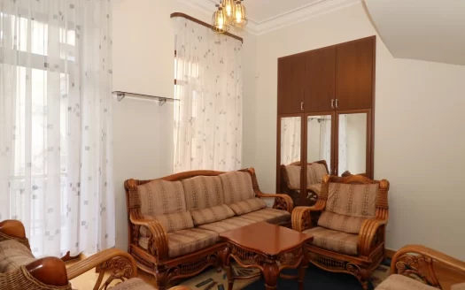 4 room apartment on Tpagrichner Street in the center, 180 sq.m., 2/4 floor
