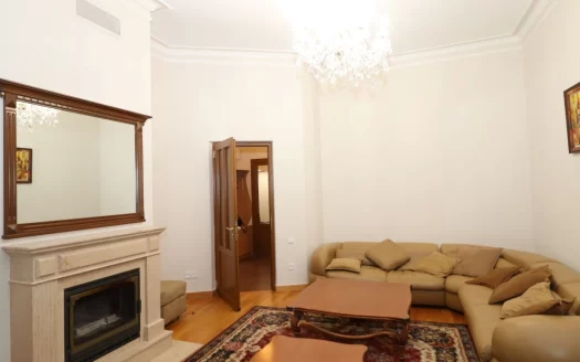 4 room apartment on Tpagrichner Street in the center, 180 sq.m., 2/4 floor