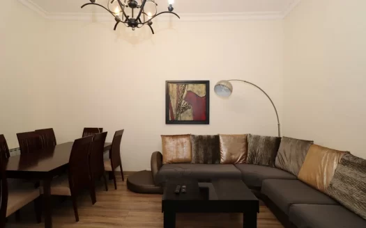 3 room apartment on Teryan Street in the center, 100 sq.m., 3/4 floor, high ceilings