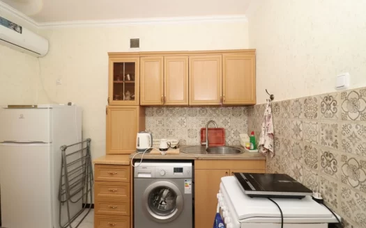 1 room apartment on Abovyan Street in the center, 40 sq.m., 3/5 floor, high ceilings, stone building