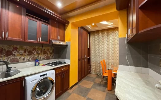 A 4 room apartment is for sale, Mamikonyants street, 86 sq.m., stone building