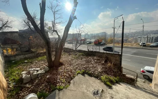 Plot for residential development on Tbilisyan Highway in Arabkir, 300 sq.m.