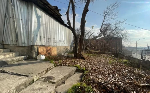 Plot for residential development on Tbilisyan Highway in Arabkir, 300 sq.m.