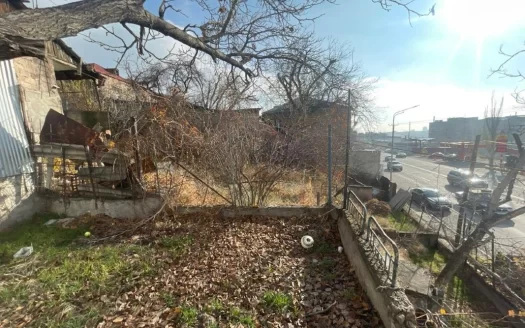 Plot for residential development on Tbilisyan Highway in Arabkir, 300 sq.m.