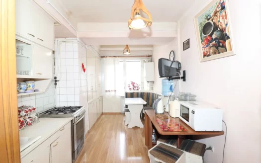 5 room apartment on Aygedzor Street in Arabkir, 109 sq.m., 7/9 floor, high ceilings