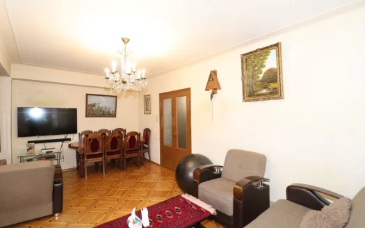 5 room apartment on Aygedzor Street in Arabkir, 109 sq.m., 7/9 floor, high ceilings