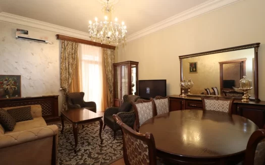 3 room apartment on Baghramyan Avenue in Arabkir, 76 sq.m., high ceilings, stone building