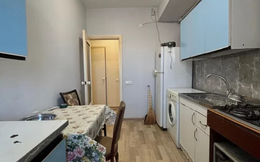 3 room apartment on Khaghagh Doni Street in Erebuni, 80 sq.m., 2/9 floor, high ceilings