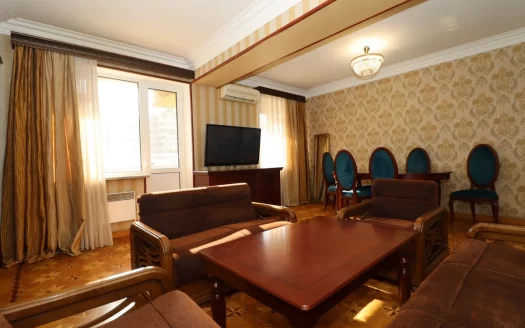4 room apartment on Paronyan Street in the center, 120 sq.m., 5/12 floor, high ceilings