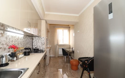 3 room apartment in Davtashen 3rd district in Davtashen, 90 sq.m., 12/16 floor, high ceilings