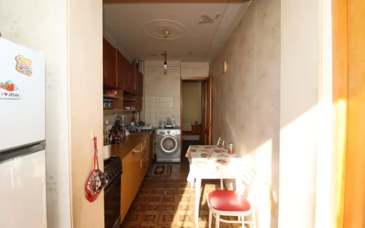 3 room apartment in Davtashen 1st district in Davtashen, 67 sq.m., 6/9 floor, high ceilings