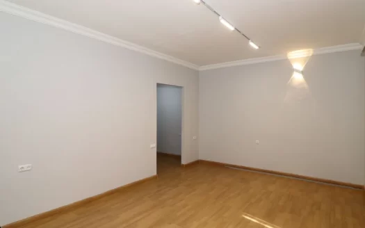 A 2 room apartment, Mashtots Avenue, 53 sq.m., 1/9 floor, major renovation
