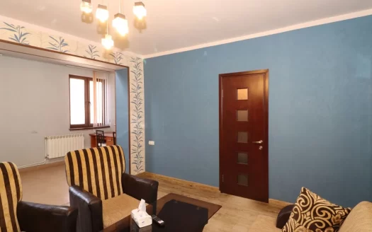2 room apartment on Zakian Street in the center, 63 sq.m., 2/6 floor, stone building