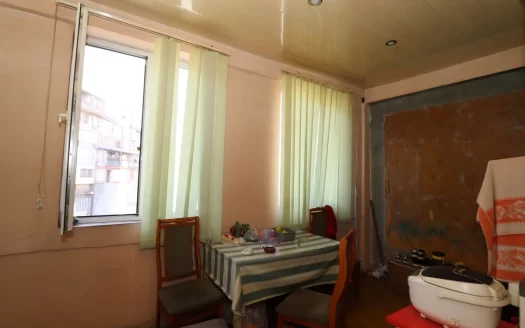 3 room apartment on Khanjyan Street in the center, 113 sq.m., 2 bathrooms, high ceilings